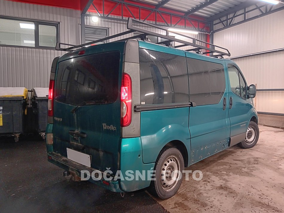 Renault Trafic 2.0dCi  8míst