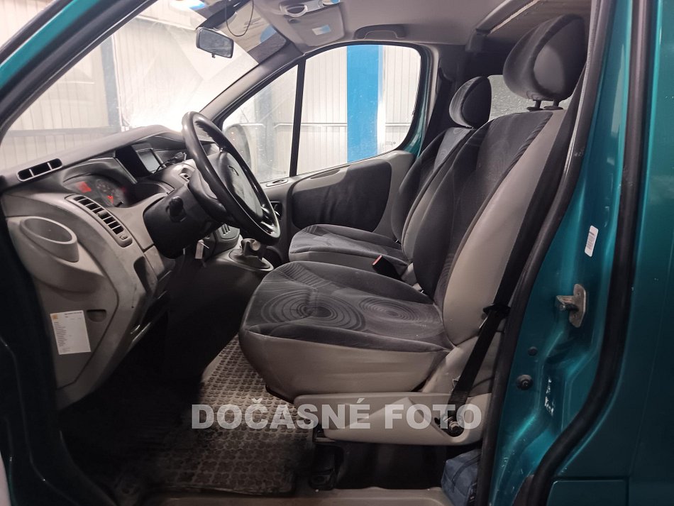 Renault Trafic 2.0dCi  8míst