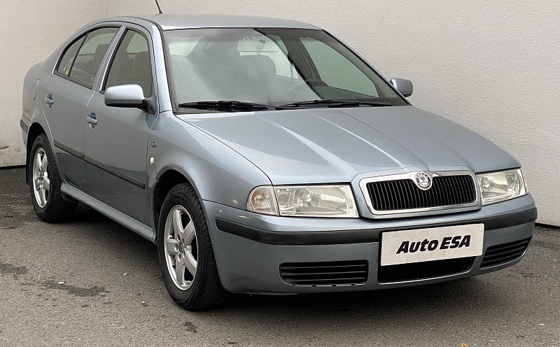 Škoda Octavia 1.6 16V Ambiente