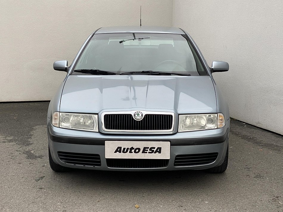 Škoda Octavia 1.6 16V Ambiente