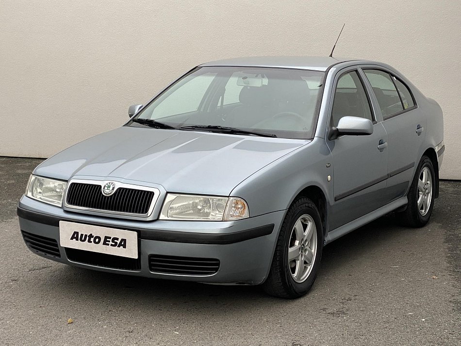 Škoda Octavia 1.6 16V Ambiente