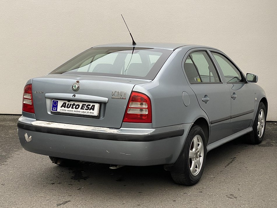 Škoda Octavia 1.6 16V Ambiente