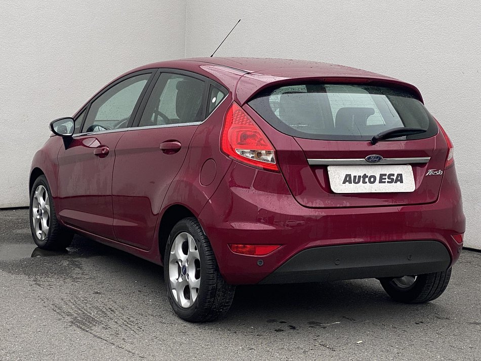 Ford Fiesta 1.4 i Titanium