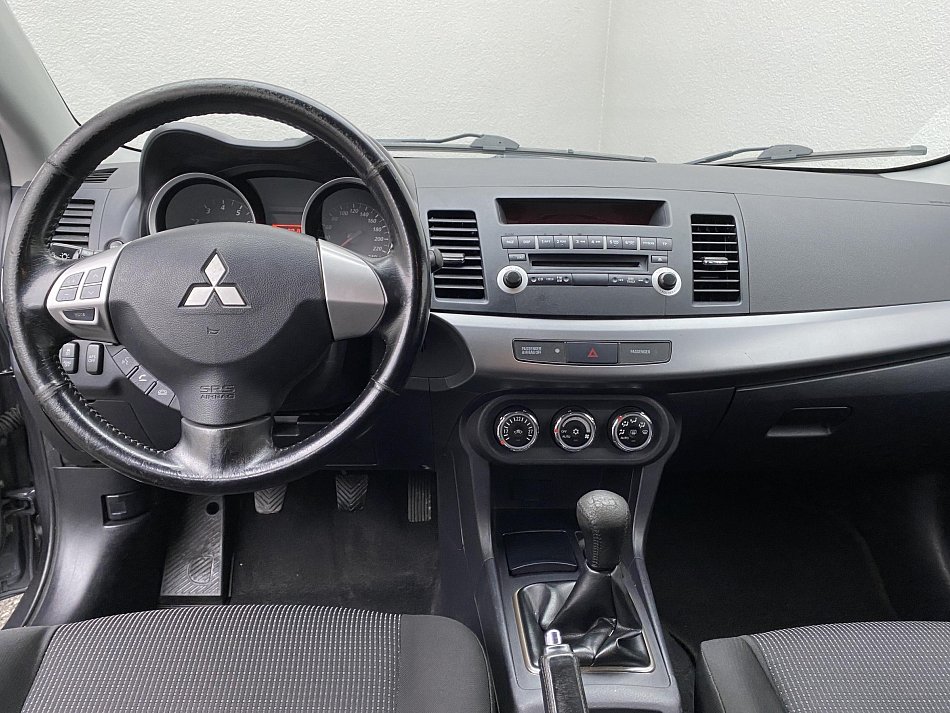 Mitsubishi Lancer 1.6 i 