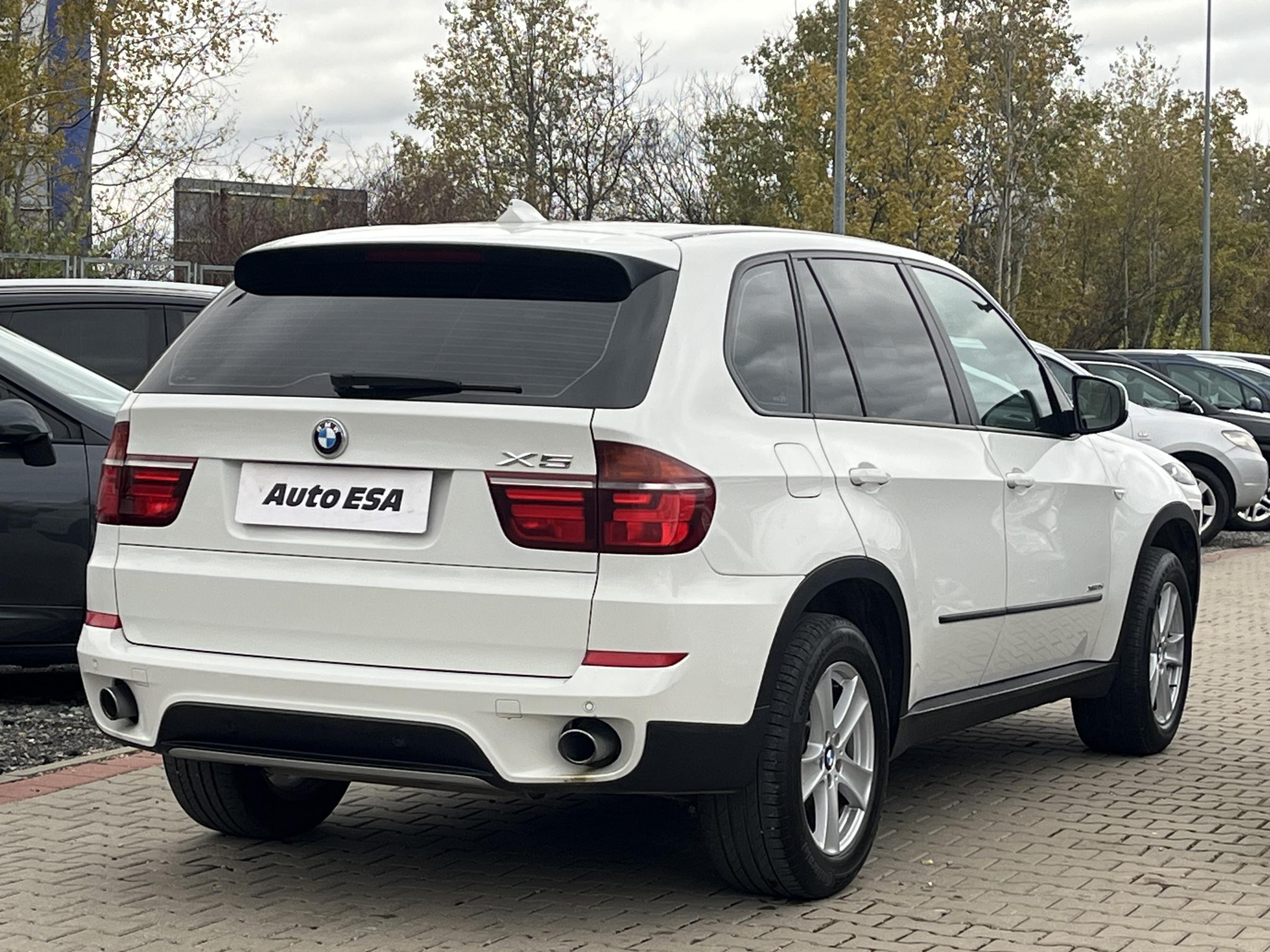 BMW X5, 2012 - pohled č. 4