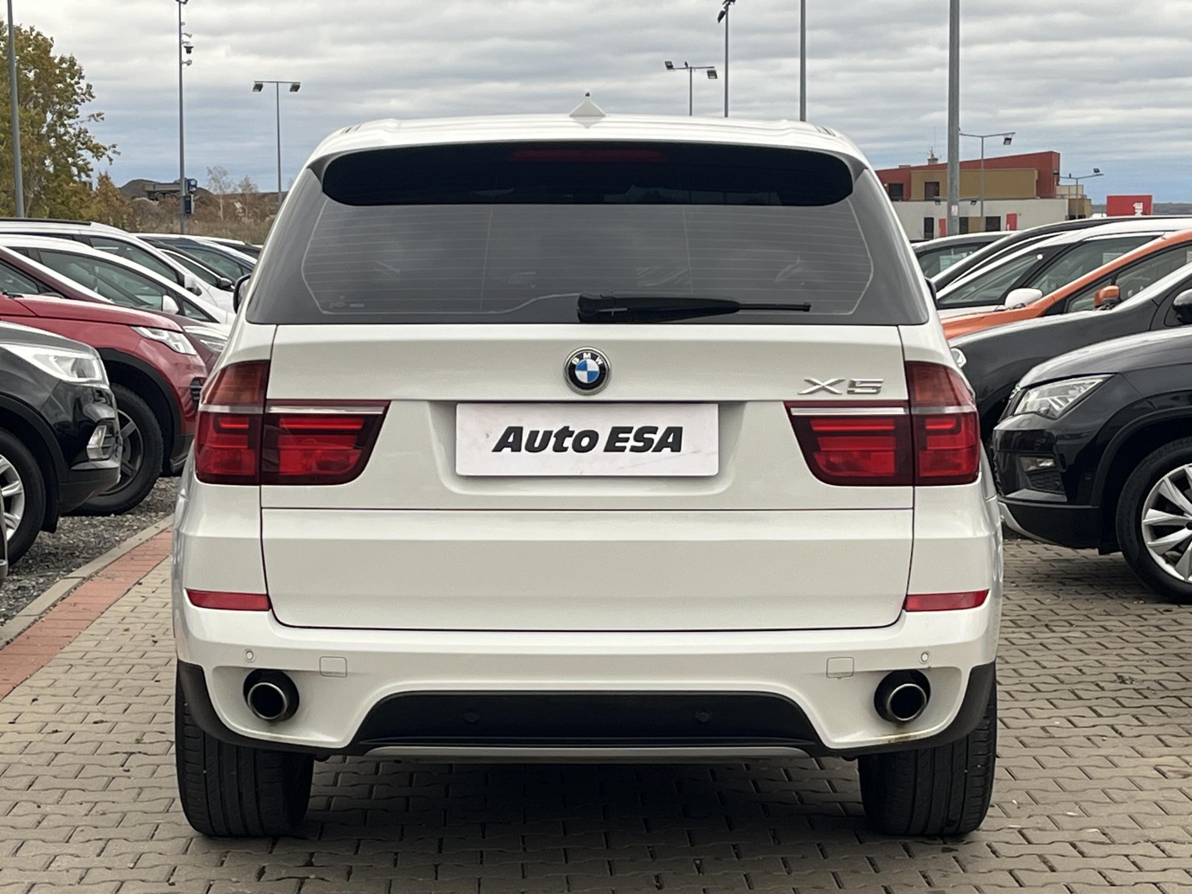 BMW X5, 2012 - pohled č. 5