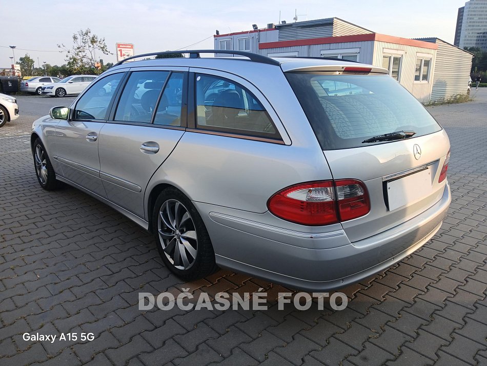 Mercedes-Benz Třída E 3.2i  E 320 4MATIC