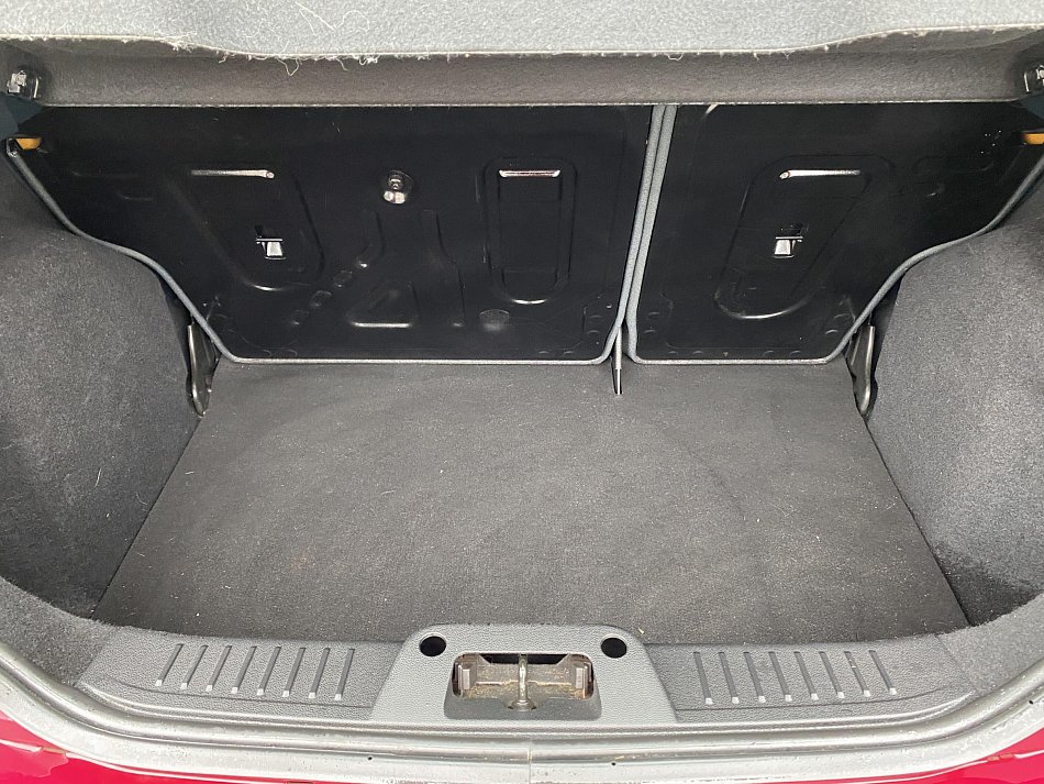 Ford Fiesta 1.4 i Titanium