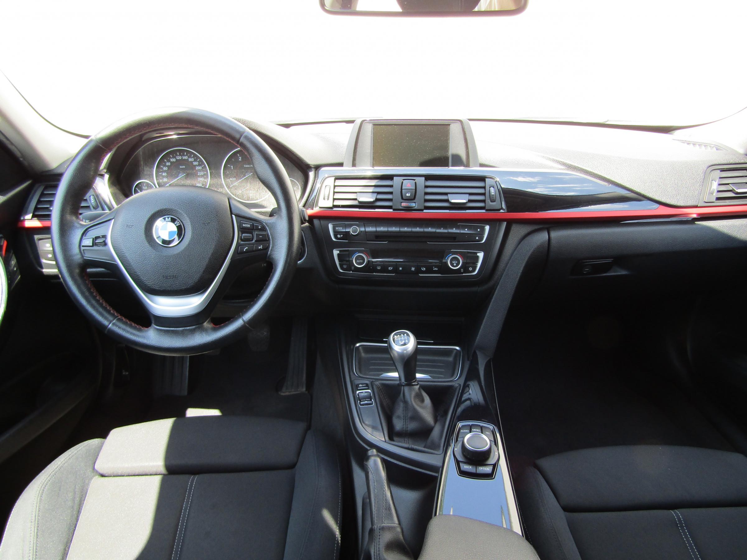 BMW Řada 3, 2012 - pohled č. 13