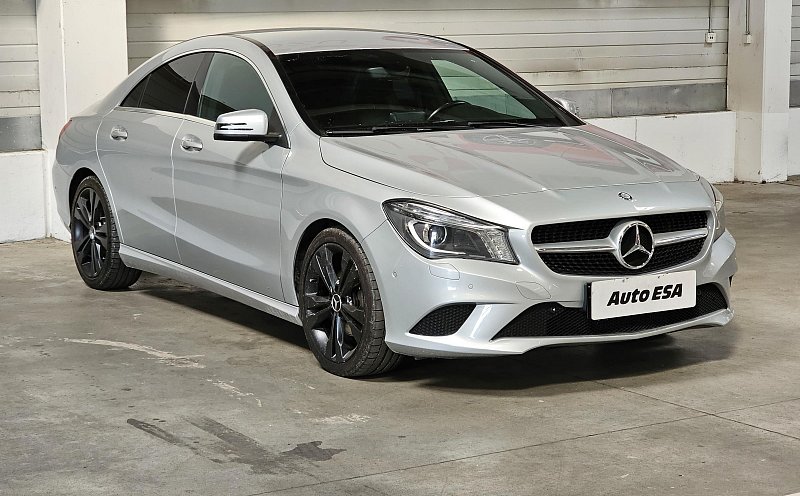 Mercedes-Benz CLA 1.6  CLA 200