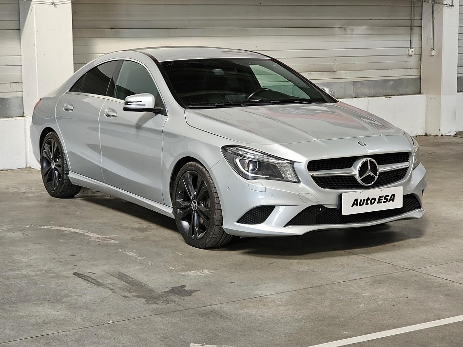 Mercedes-Benz CLA 1.6  CLA 200