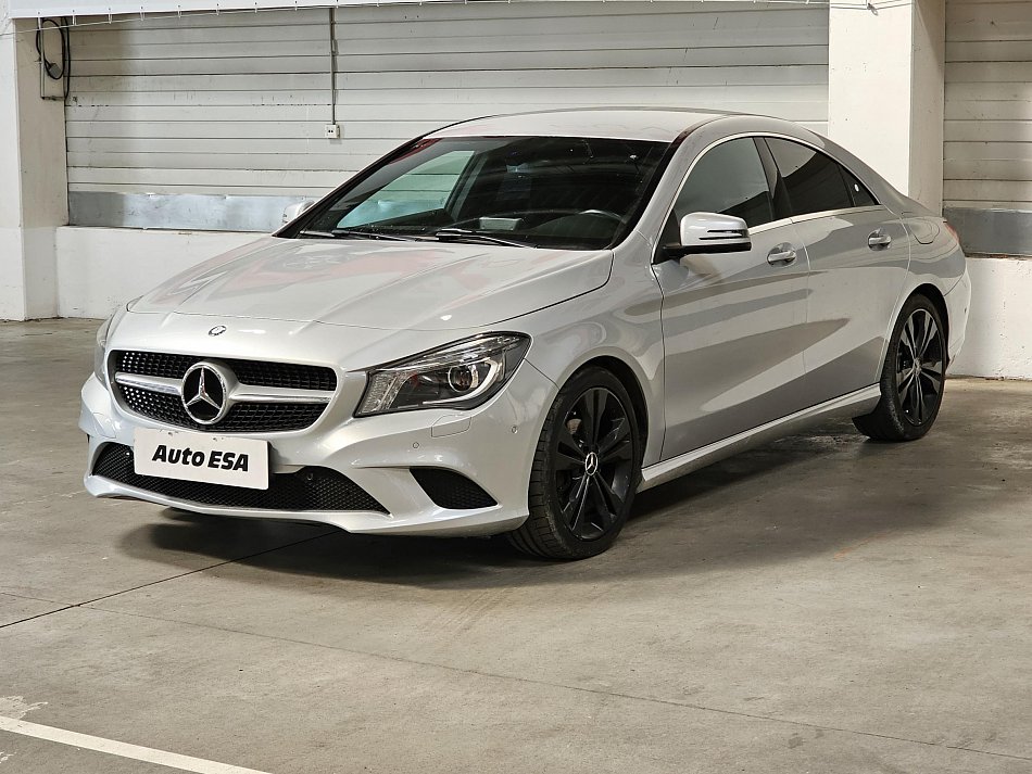 Mercedes-Benz CLA 1.6  CLA 200