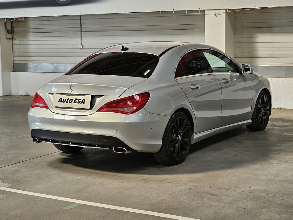 Mercedes-Benz CLA 1.6  CLA 200