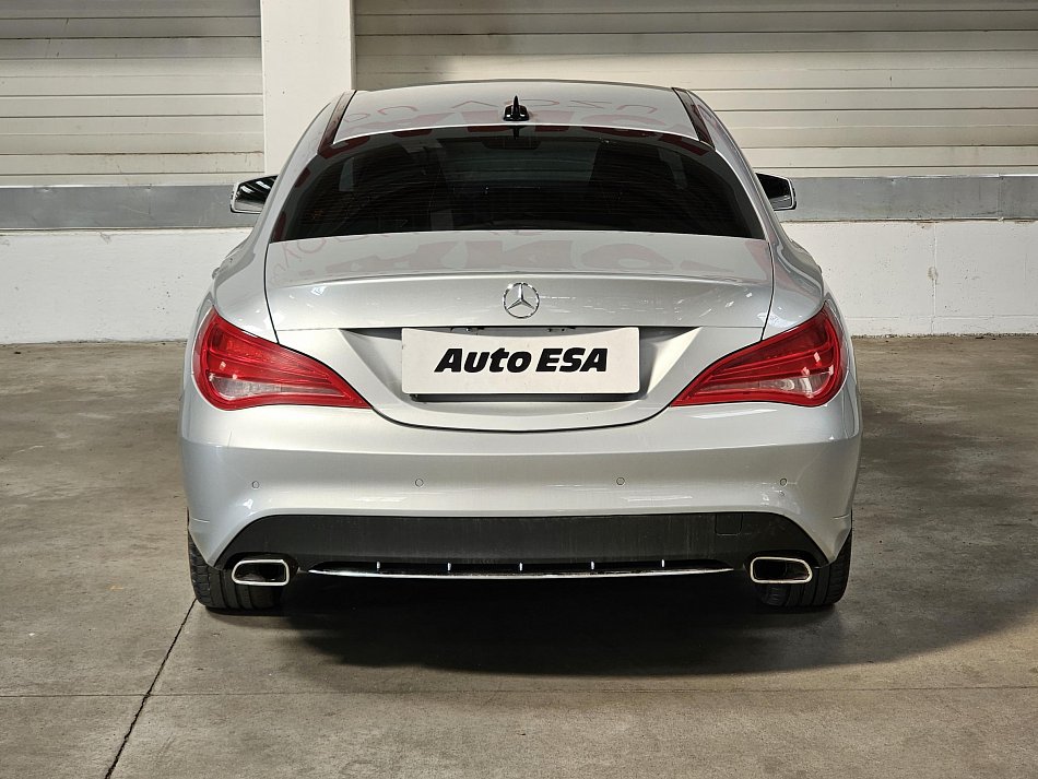 Mercedes-Benz CLA 1.6  CLA 200