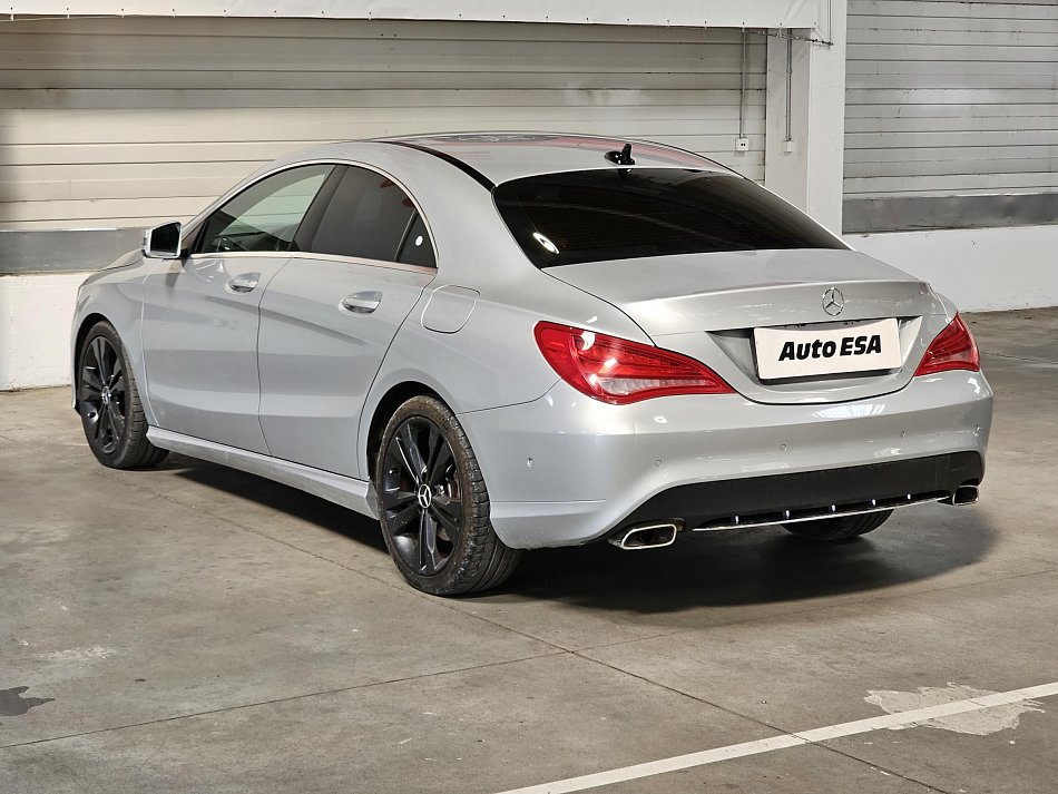 Mercedes-Benz CLA 1.6  CLA 200