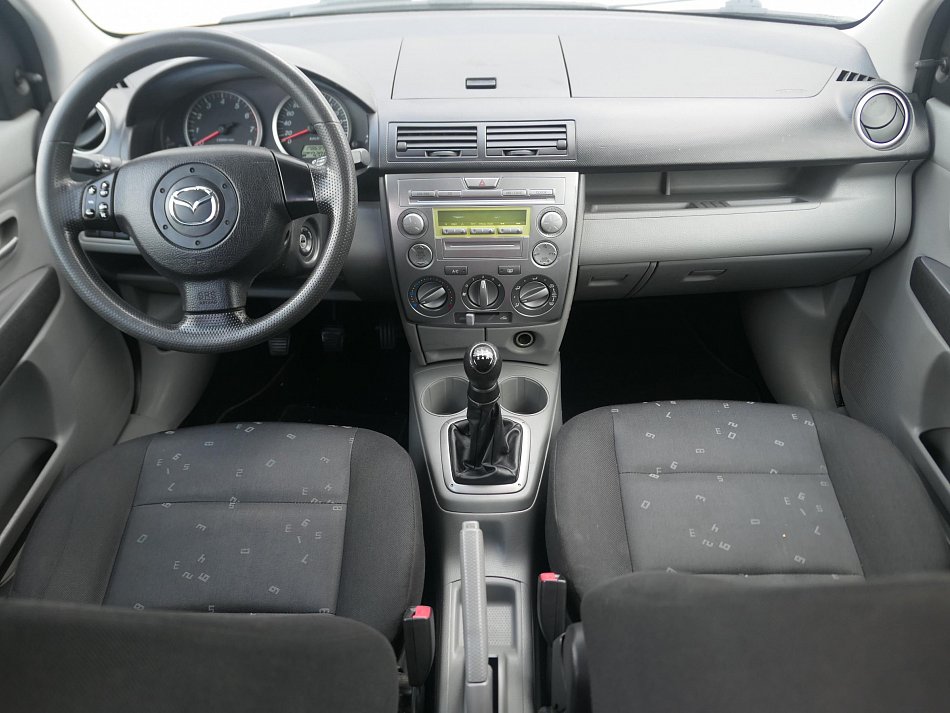 Mazda 2 1.2i 