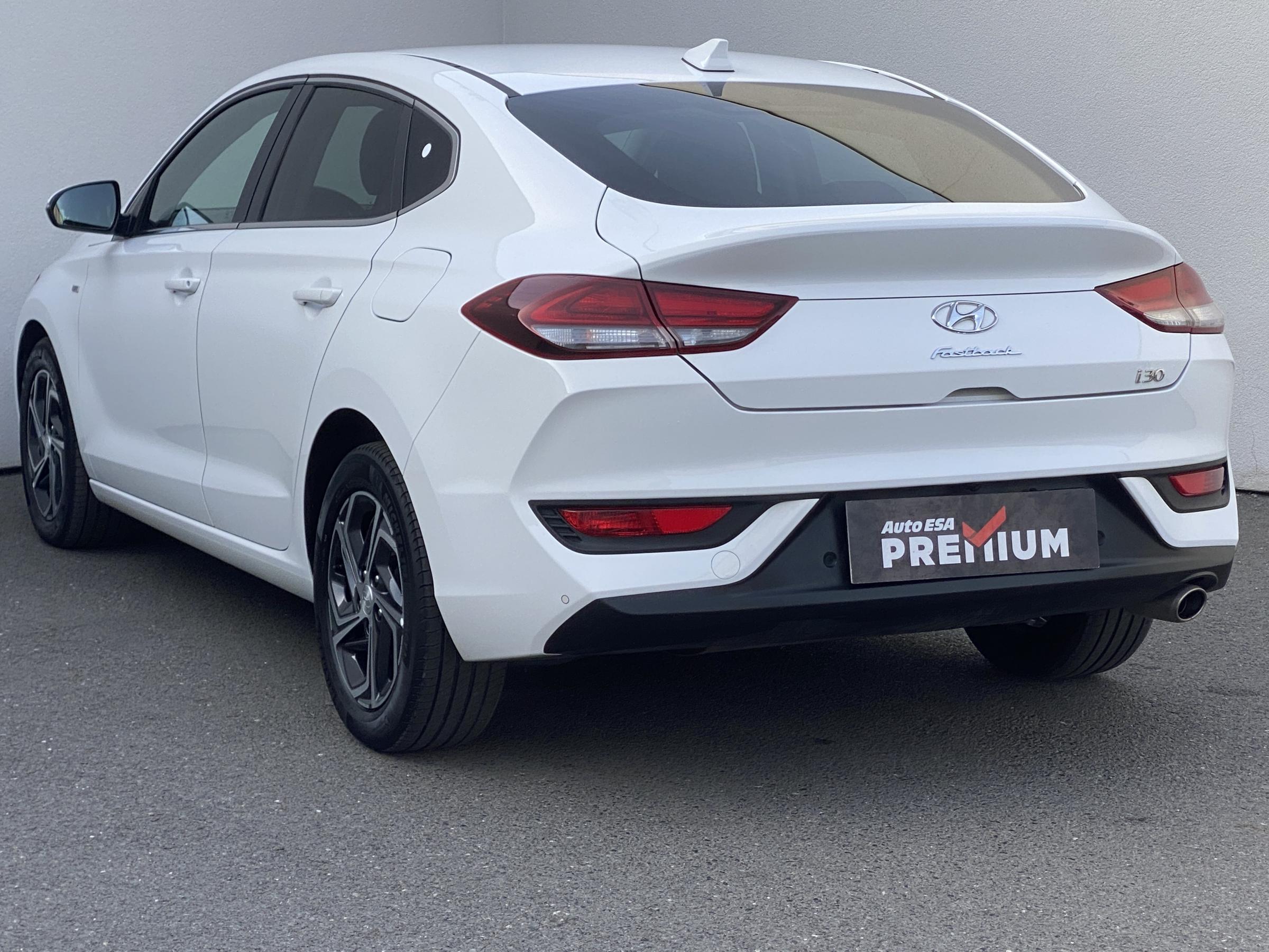 Hyundai i30, 2021 - pohled č. 6