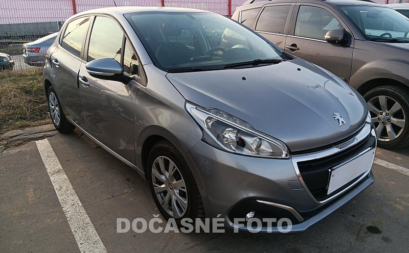 Peugeot 208 1.2 i 