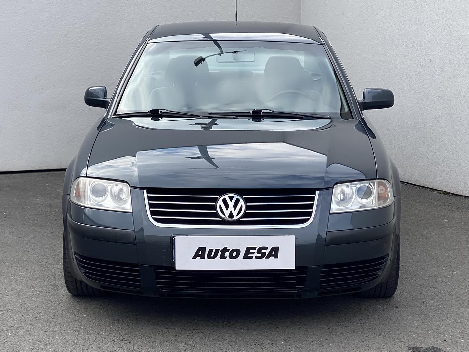 Volkswagen Passat 2.4i 