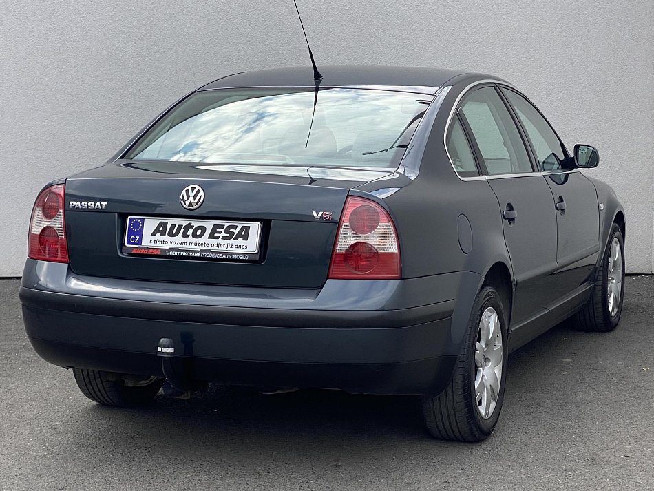 Volkswagen Passat 2.4i 