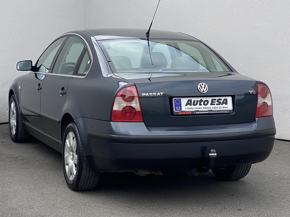 Volkswagen Passat 2.4i 