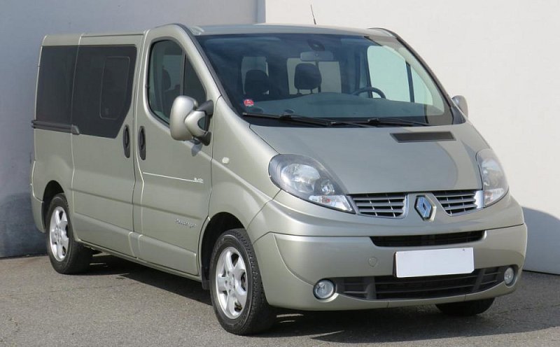 Renault Trafic 2.5dCi  L2 5míst