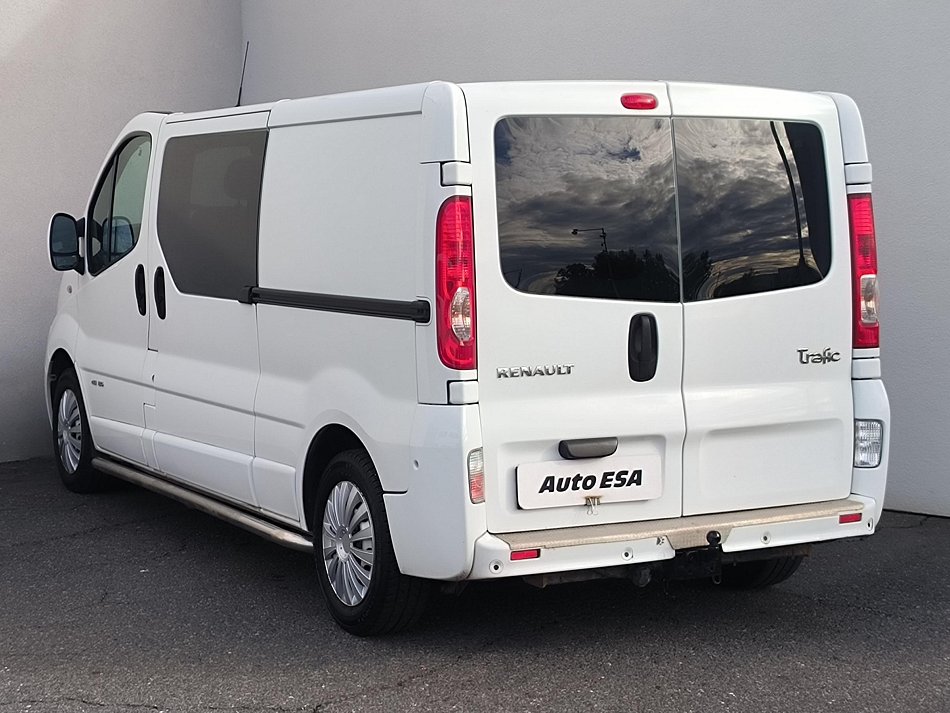 Renault Trafic 2.5dCi  L2 5míst