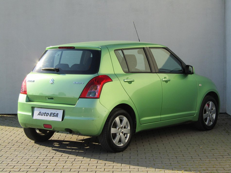 Suzuki Swift 1.3 i 