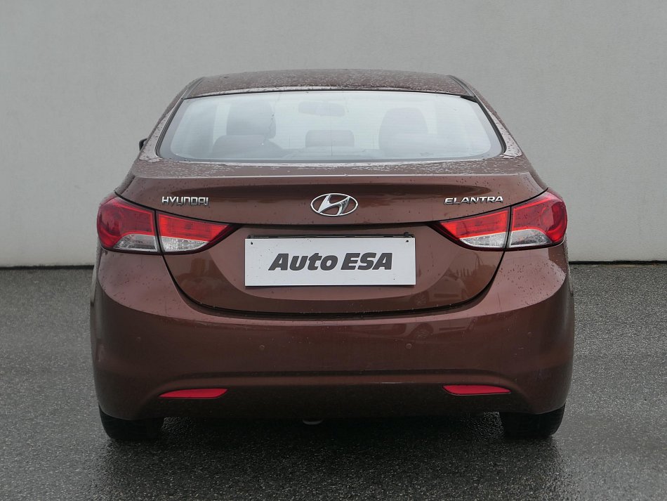 Hyundai Elantra 1.6 i 