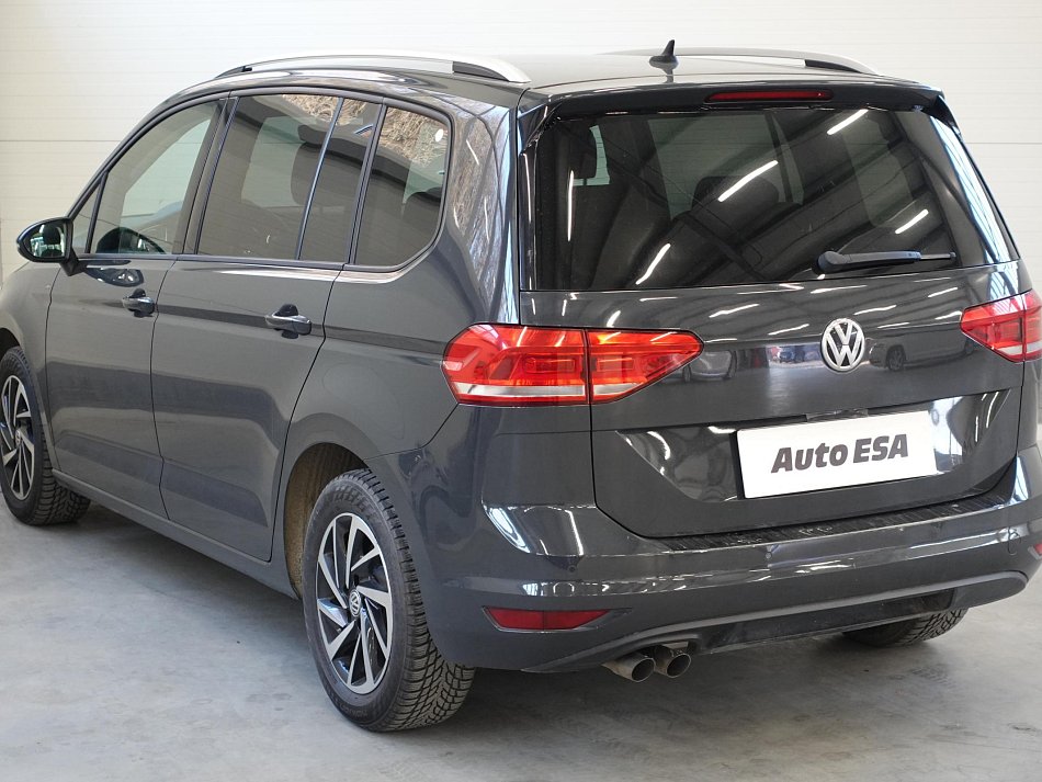 Volkswagen Touran 2.0 TDi 