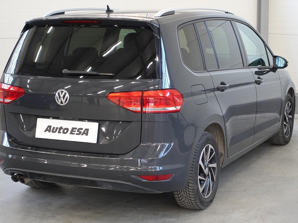 Volkswagen Touran 2.0 TDi 