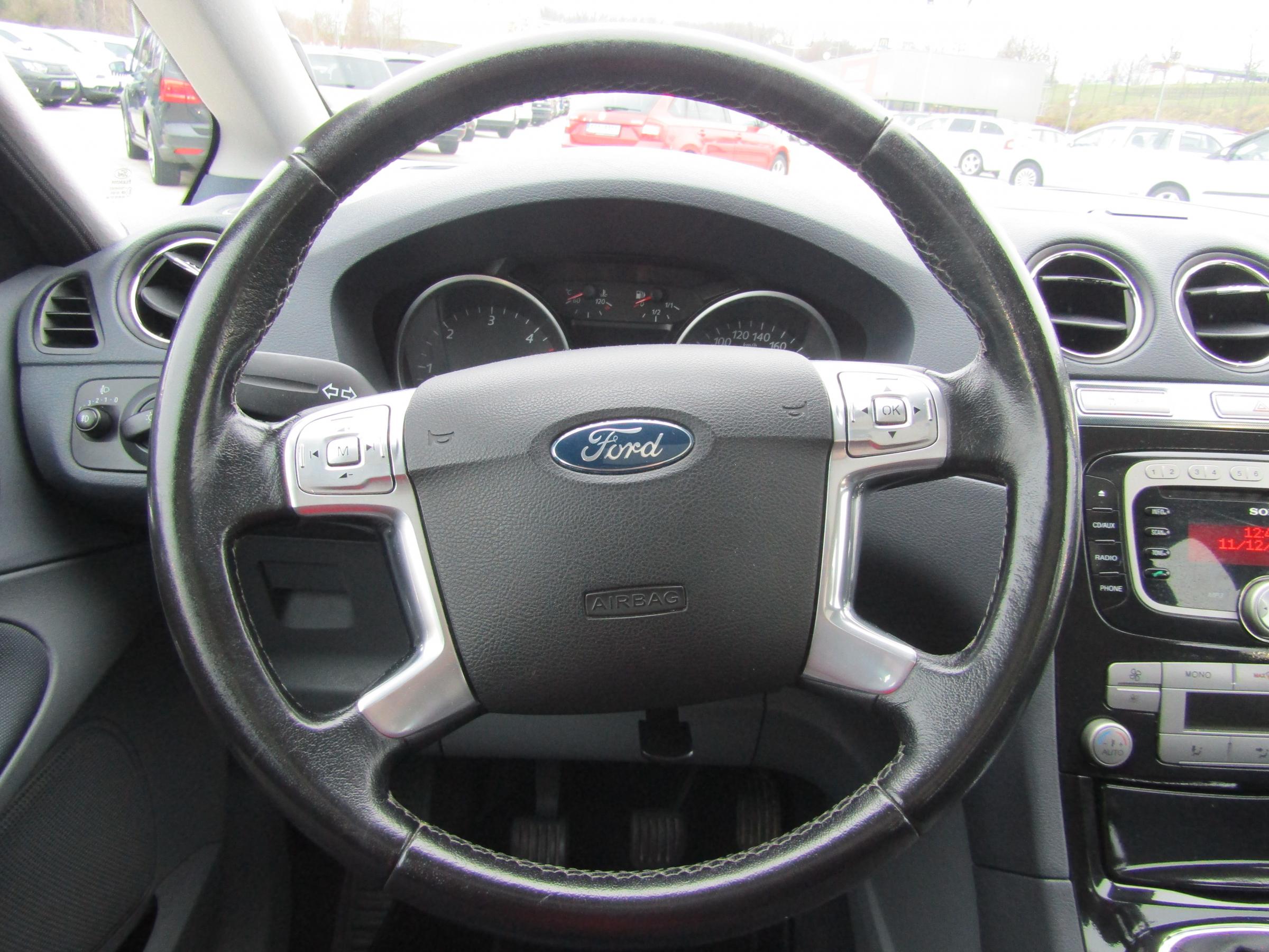 Ford S-MAX, 2008 - pohled č. 12