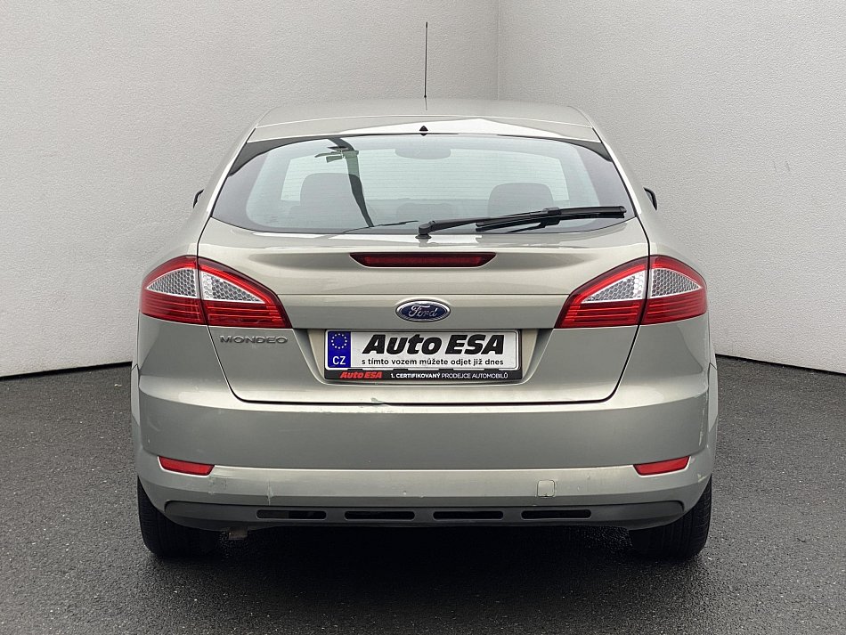 Ford Mondeo 2.0 i Ghia