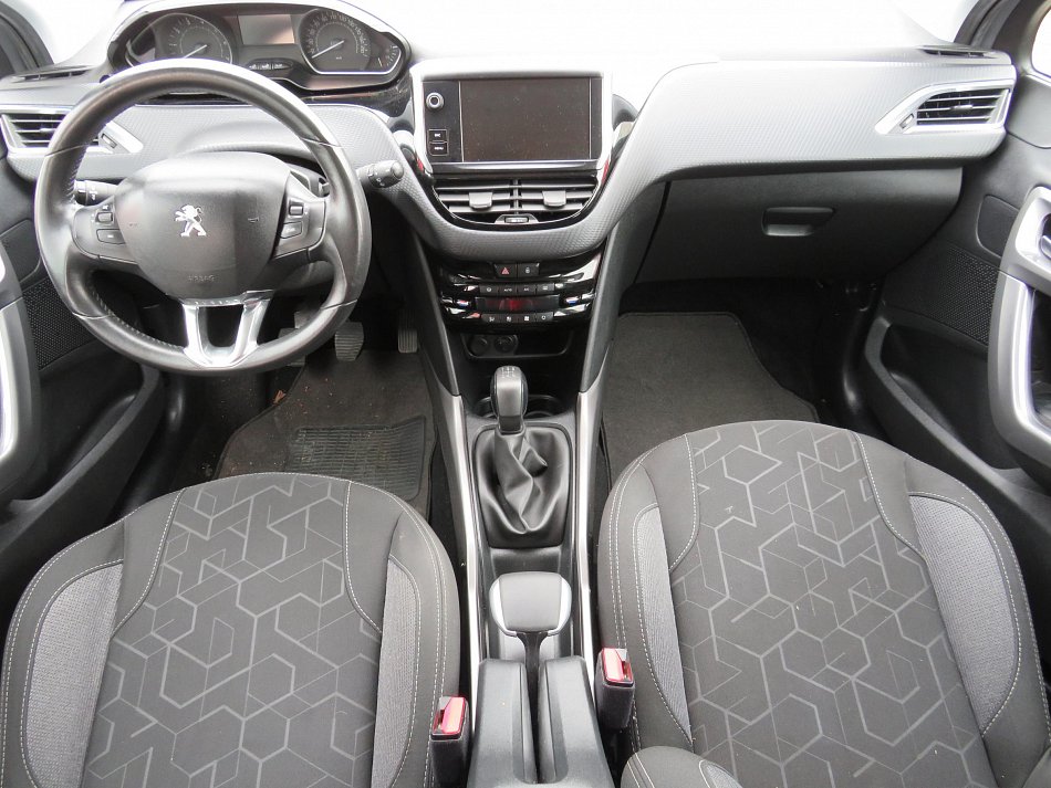 Peugeot 2008 1.2 VTi 