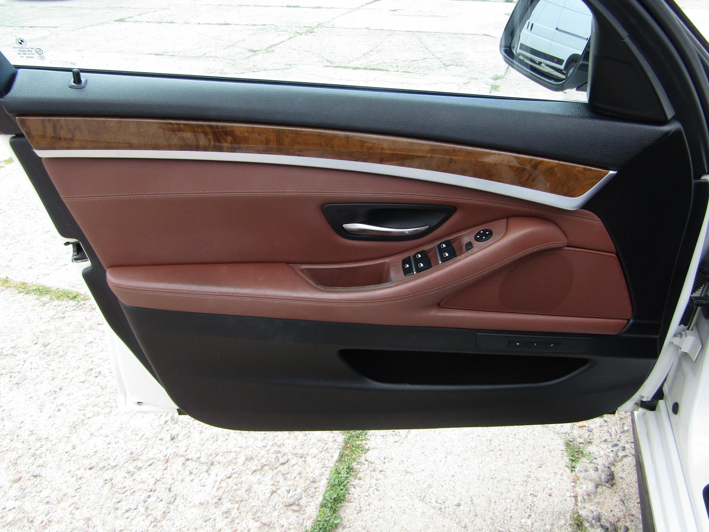 BMW Řada 5, 2011 - pohled č. 20