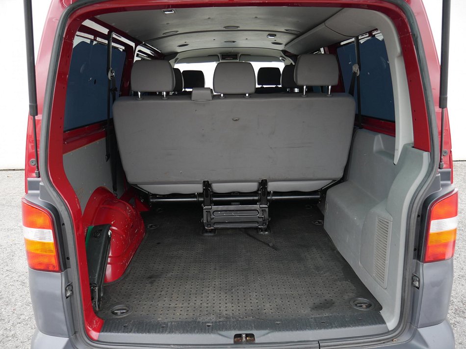 Volkswagen Transporter 2.5TDi  L2 9míst