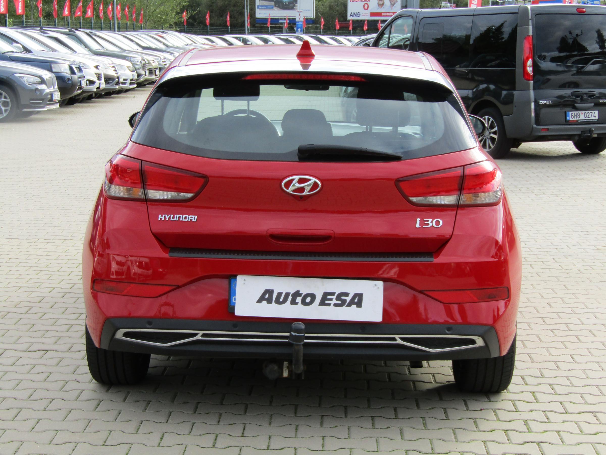 Hyundai i30, 2021 - pohled č. 5