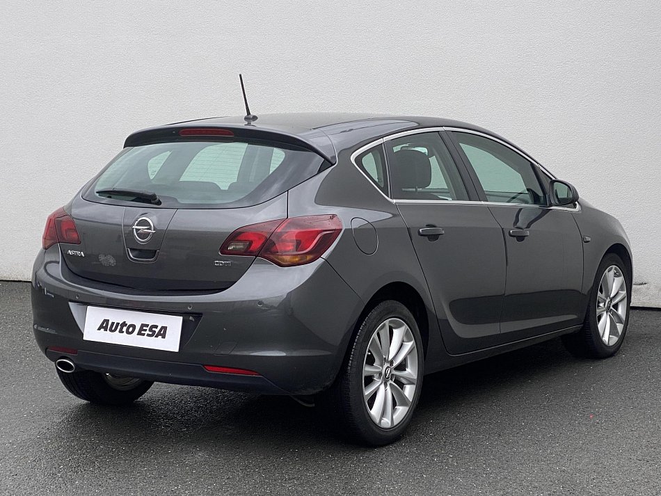 Opel Astra 2.0 CDTi 