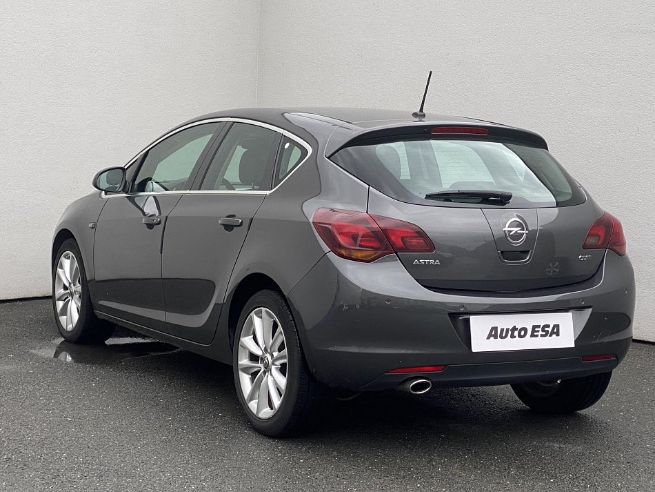 Opel Astra 2.0 CDTi 