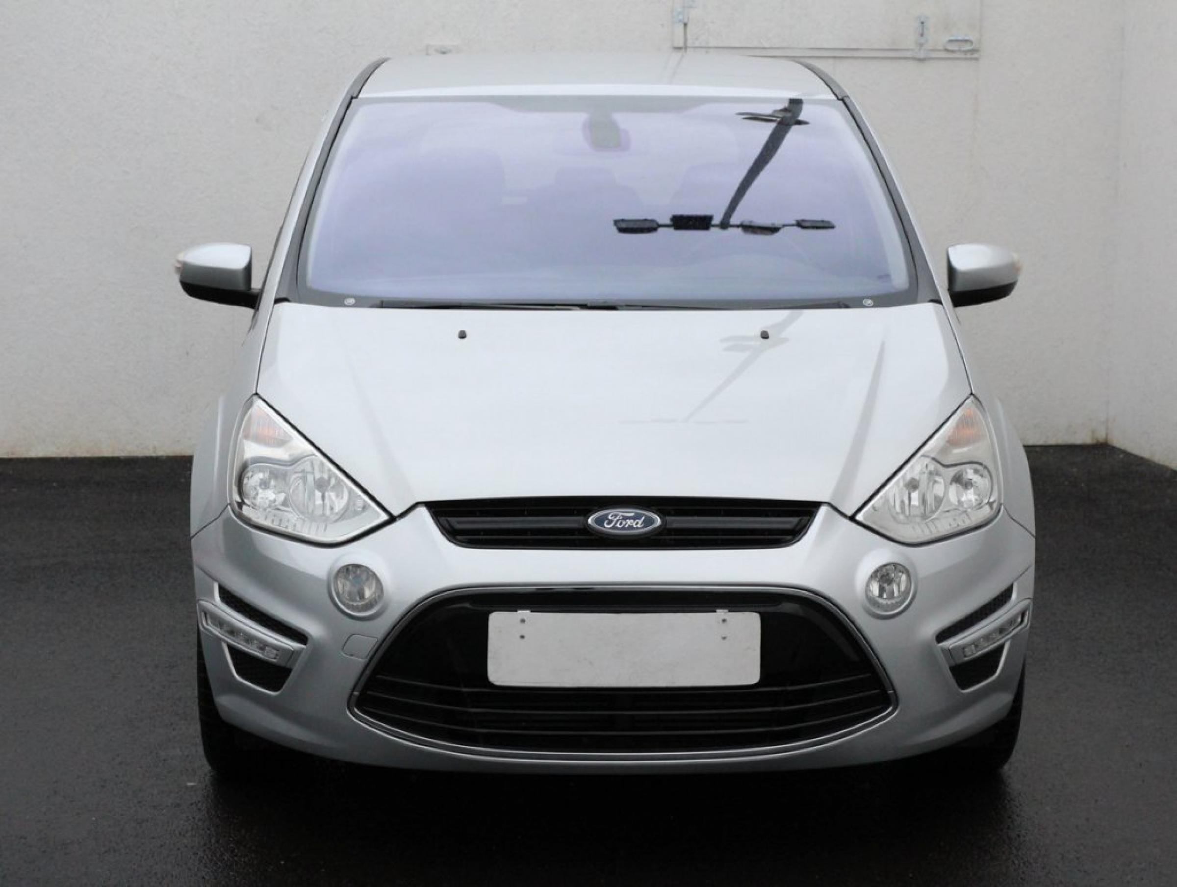 Ford S-MAX, 2008 - pohled č. 2