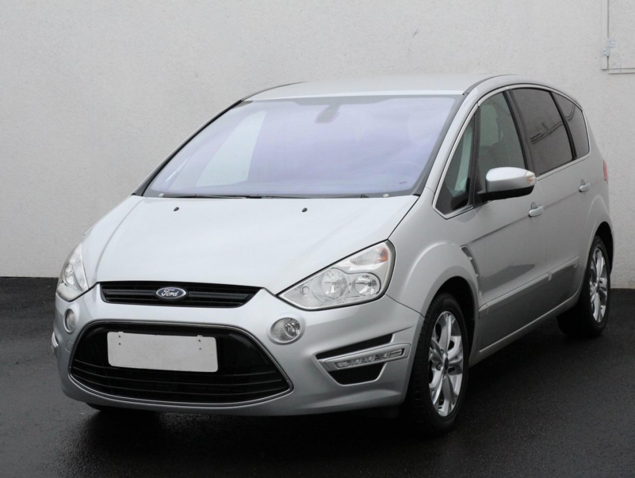 Ford S-MAX, 2008 - pohled č. 3