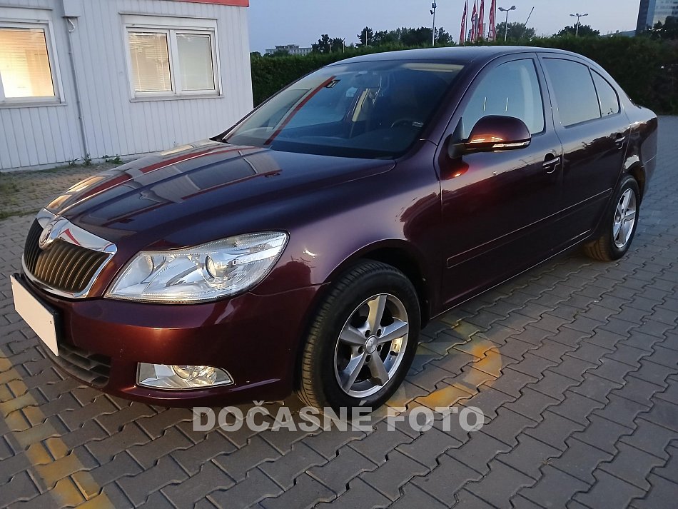 Škoda Octavia II 1.6 MPi Elegance