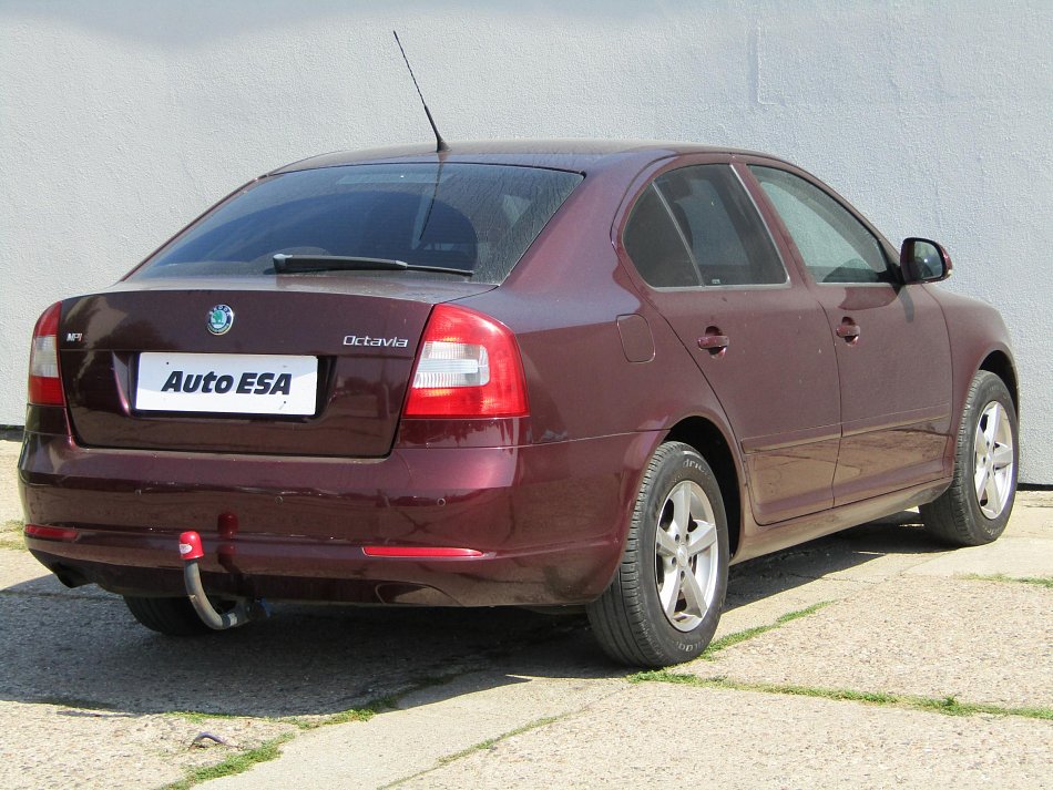 Škoda Octavia II 1.6 MPi Elegance