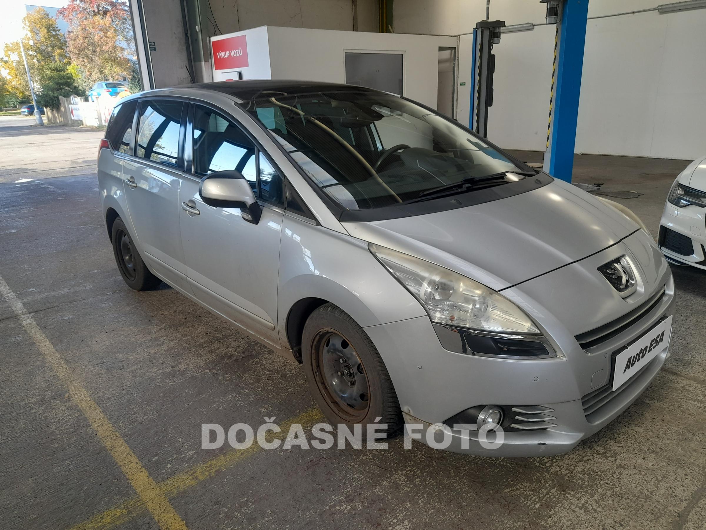 Peugeot 5008, 2010