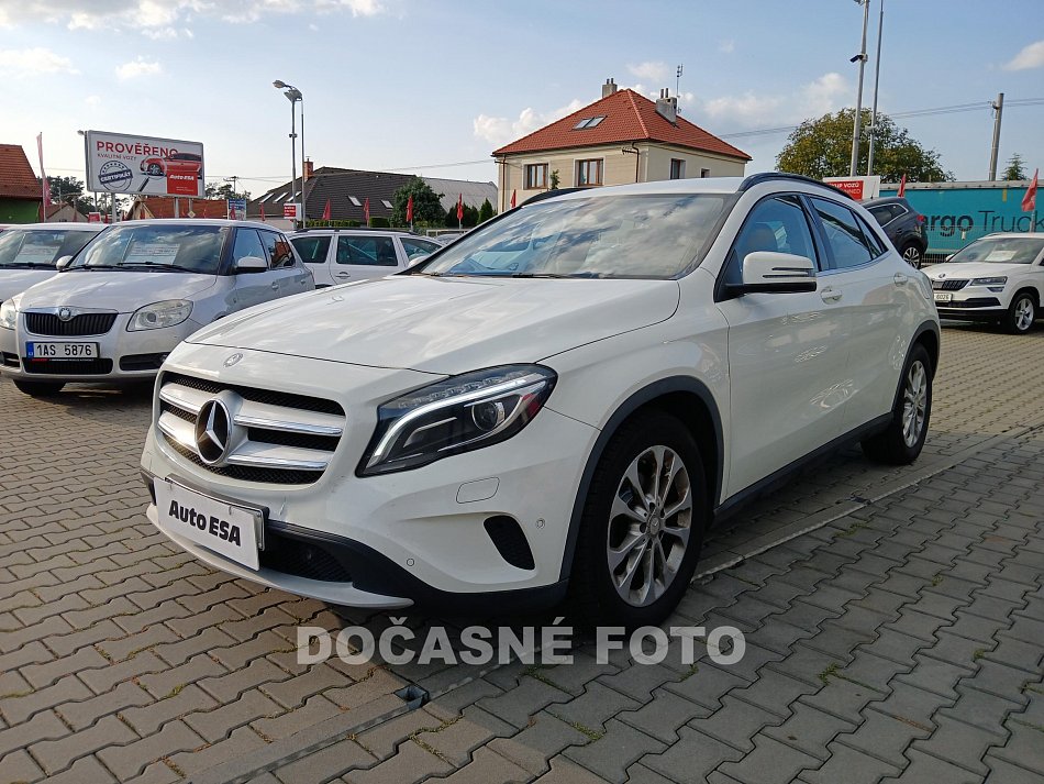 Mercedes-Benz GLA 2.2CDi  200 D 4MATIC