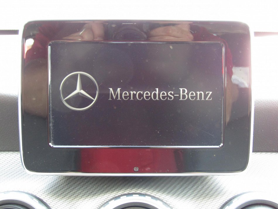 Mercedes-Benz GLA 2.2CDi  200 D 4MATIC