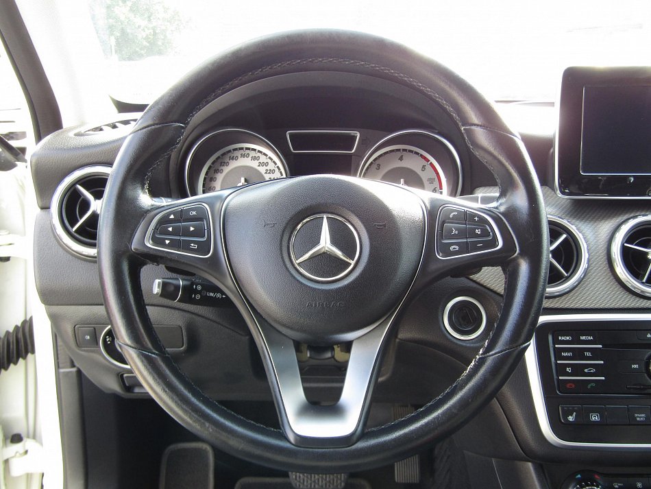 Mercedes-Benz GLA 2.2CDi  200 D 4MATIC