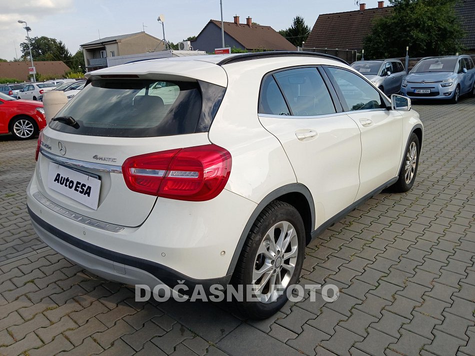 Mercedes-Benz GLA 2.2CDi  200 D 4MATIC