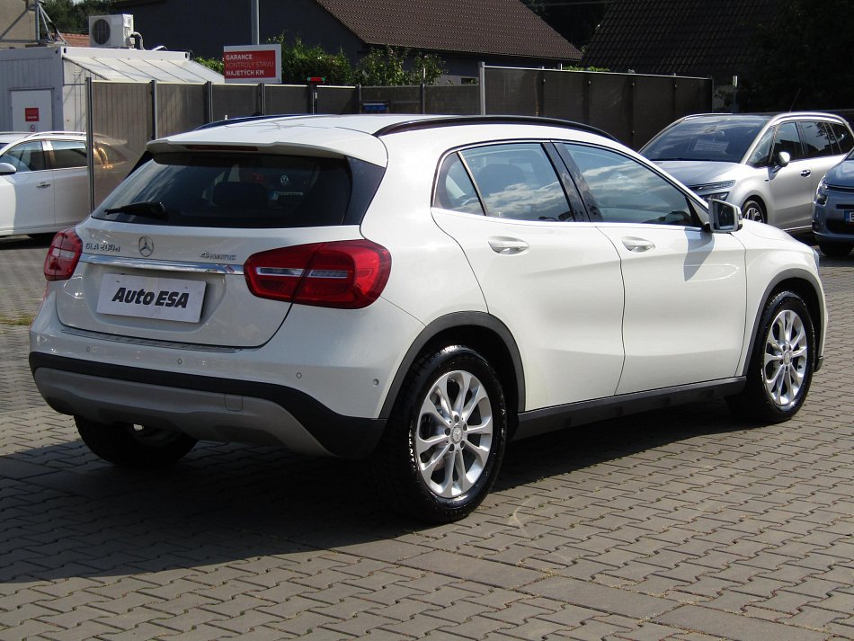 Mercedes-Benz GLA 2.2CDi  200 D 4MATIC