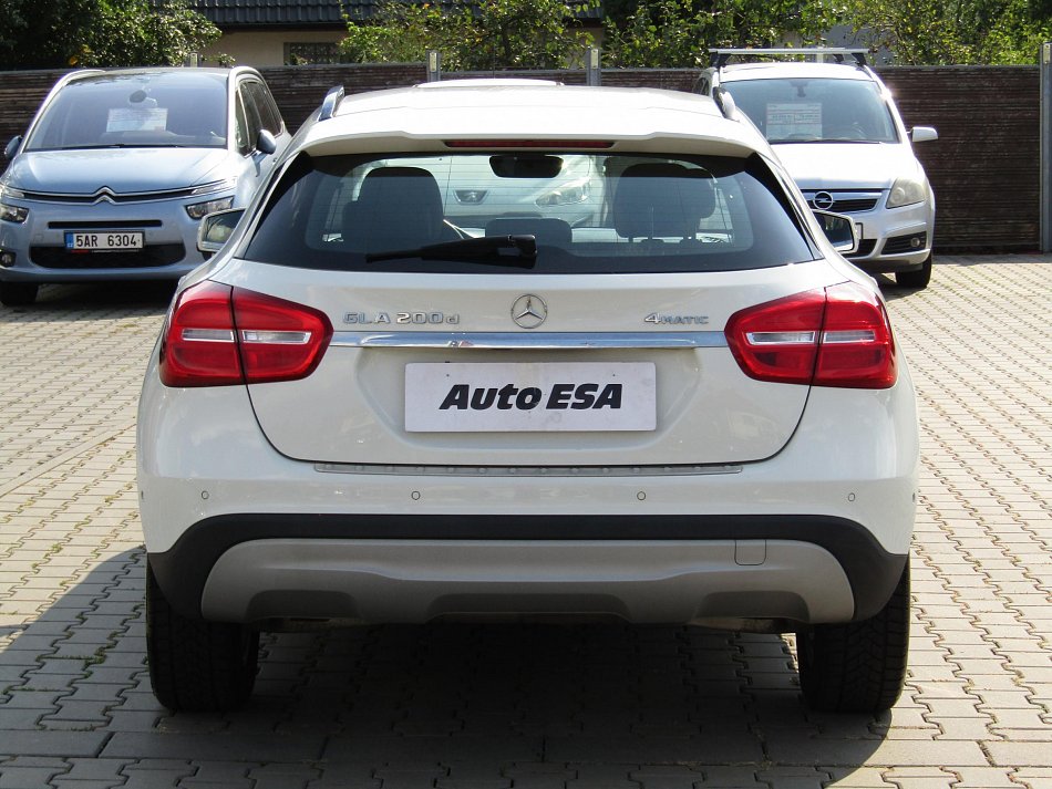 Mercedes-Benz GLA 2.2CDi  200 D 4MATIC